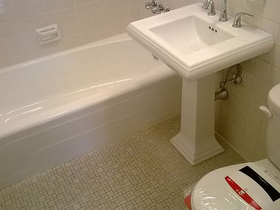 4th image of 245 E 19th St #4M/$