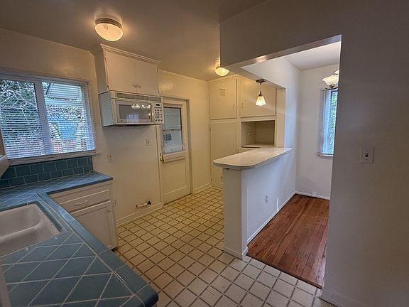 4th image of 610 N Fairview St #610