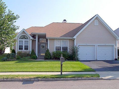 2nd image of 7 Shoal Dr