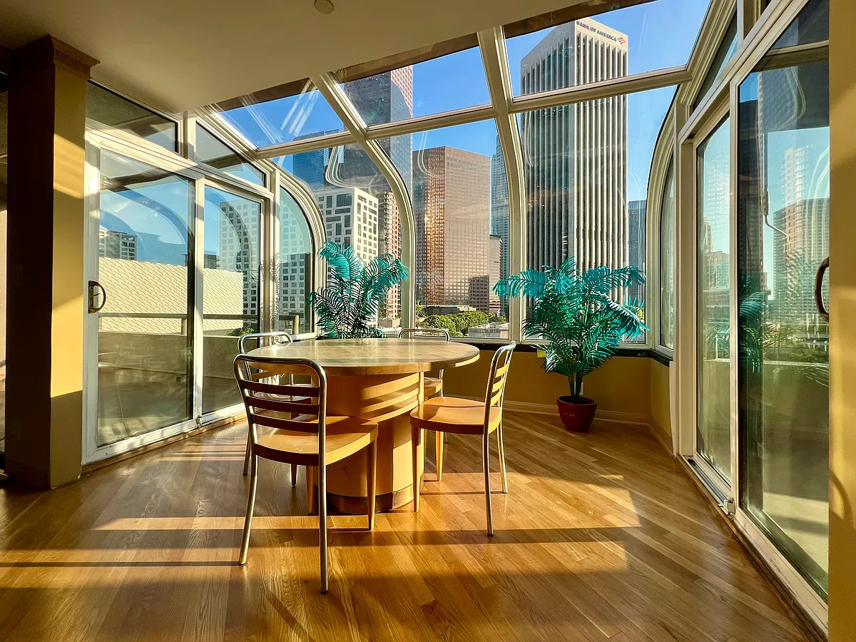 "Greenhouse" area with patios on both sides - 121 S Hope St #405