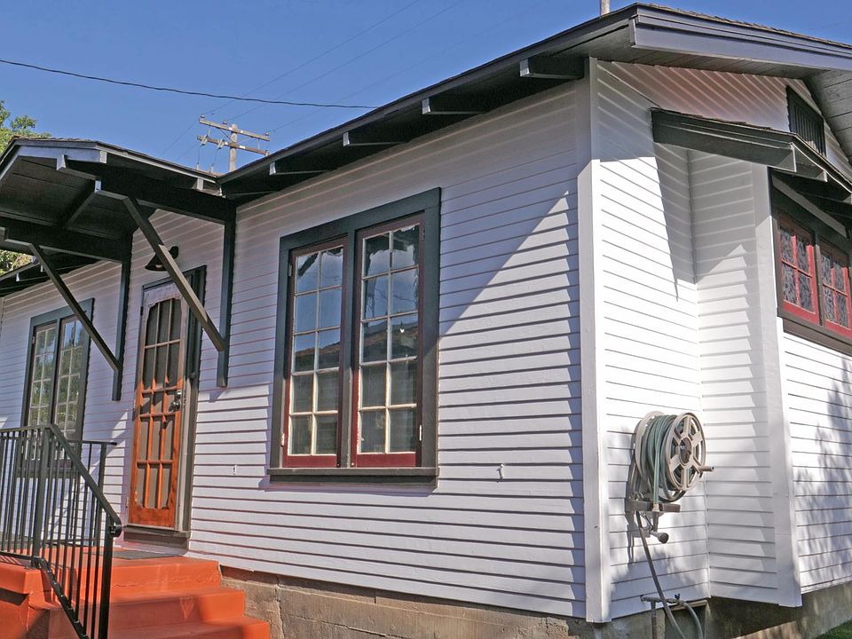 1st image of 3645 1st Ave