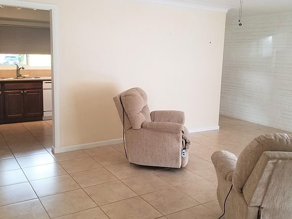 4th image of 501 Oakwood Dr