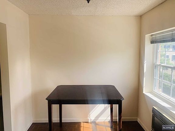 3rd image of 530 Fairview Ave #208-3208