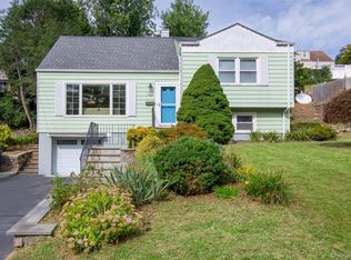 27 White Plains Ave, West Harrison, NY 10604