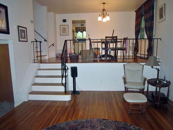 2nd image of 39 Highview Ave