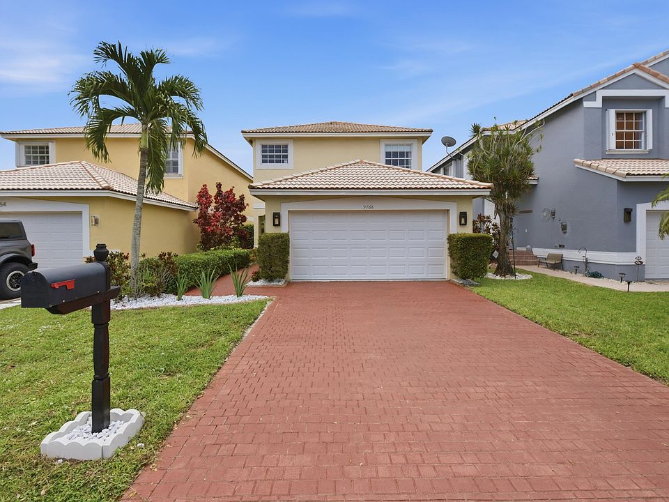 1st image of 9768 NW 1st Manor