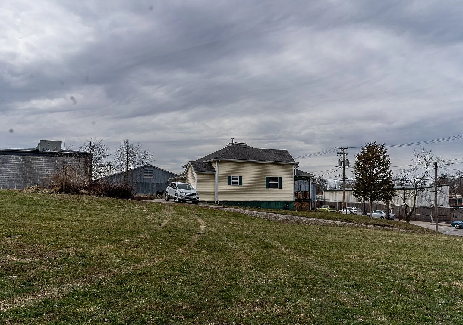 2 bed | 1 bath Home — Photo 3