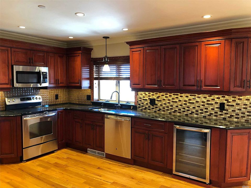2nd image of 521 S Ocean Ave