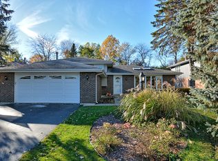 8541 Candlelight Dr W, Willow Springs, IL 60480