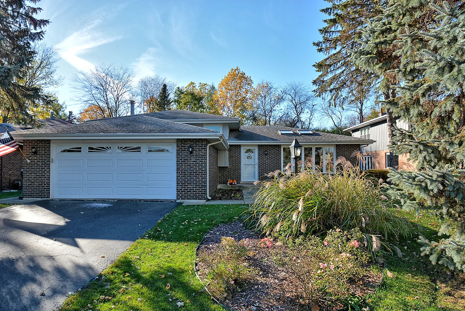 8541 Candlelight Dr W photo 1