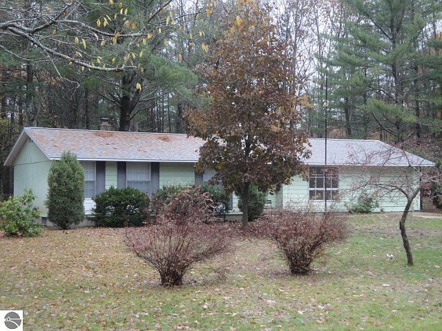 1st image of 1635 Charlene Dr NE