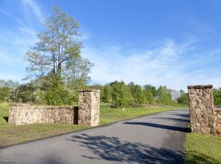 2 Preserve Ln, Bernardsville, NJ 07924