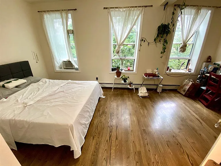 247 Grove St #2 — Photo 8