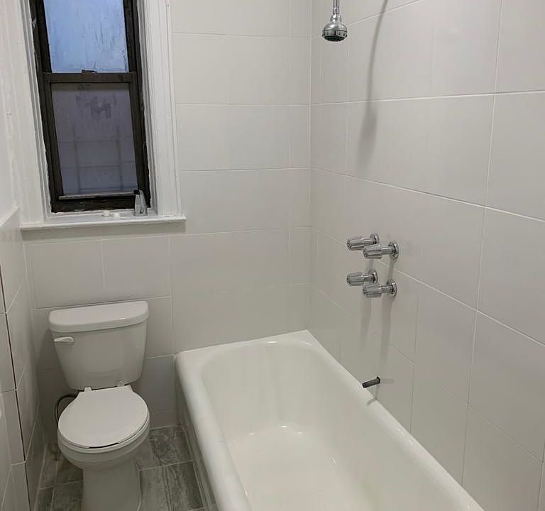 1st image of 18-06 Gateway Blvd #4D