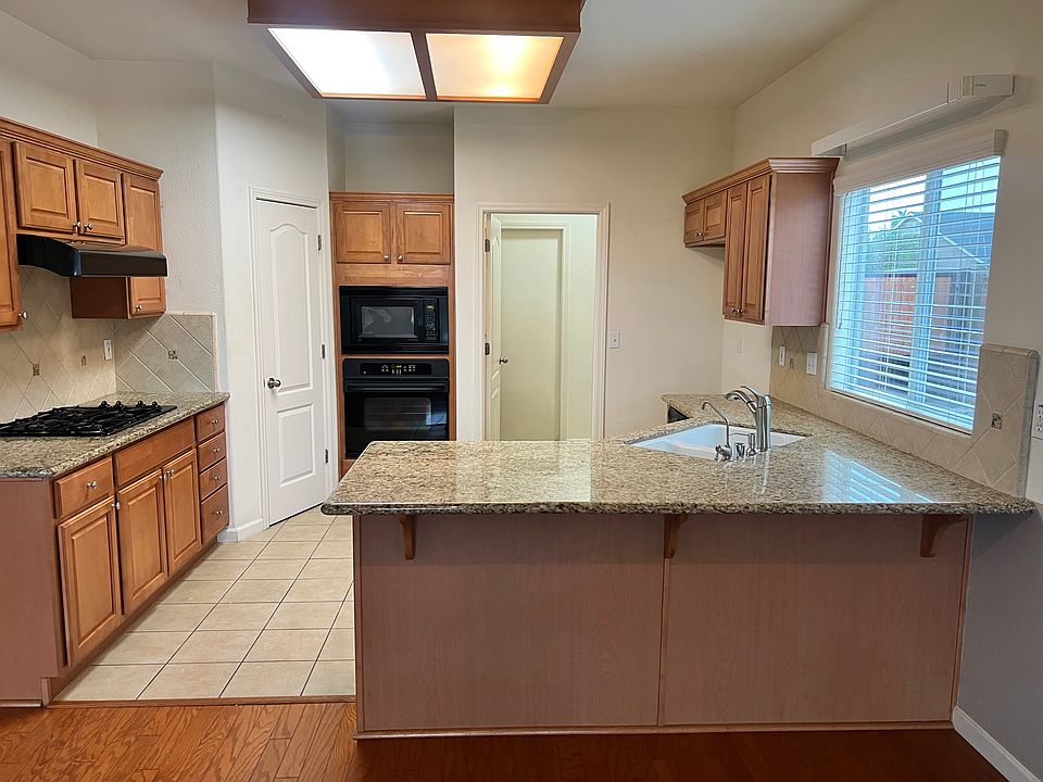 1st image of 1601 W Chianti Way