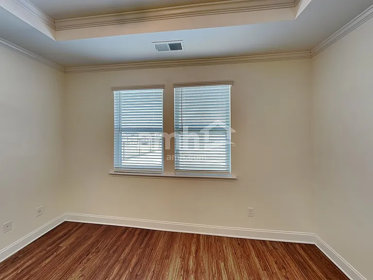 2328 Campbell Cove Ct — Photo 14