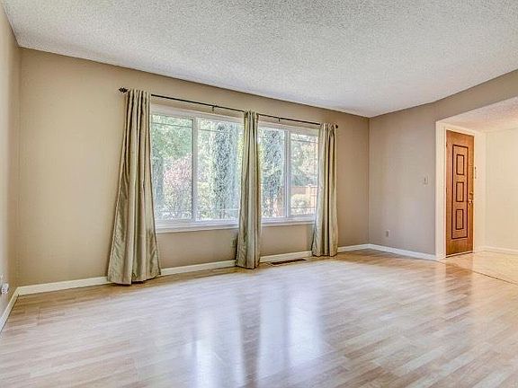 3rd image of 5039 Cypress Ave
