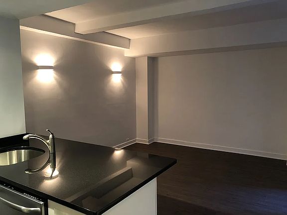 4th image of 108 E 38th St APT 506