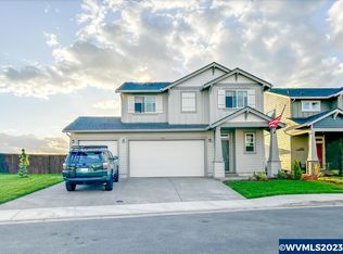 1471 Gladiola Dr, Junction City, OR 97448