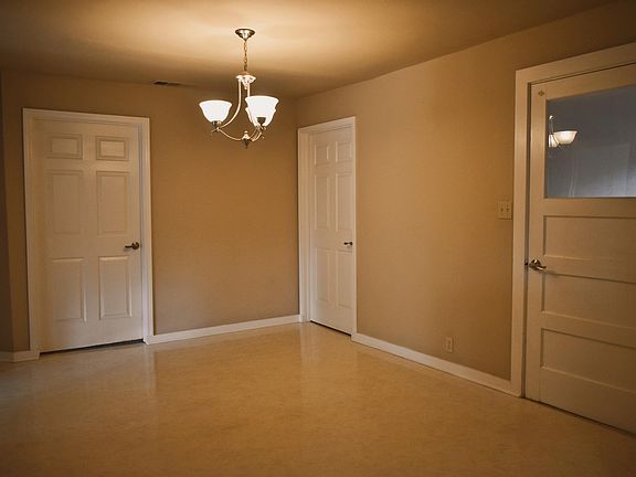 4th image of 5033 Red Bluff St