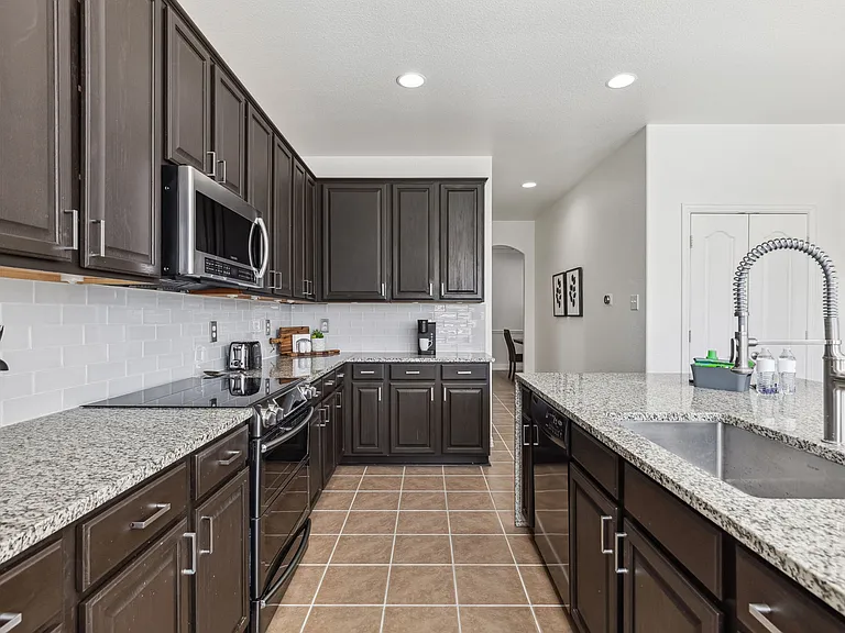 16420 Dry Creek Blvd — Photo 7