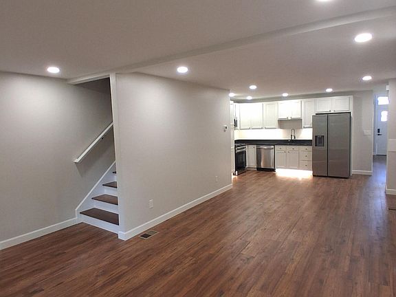 2nd image of 1203 E Kentucky St