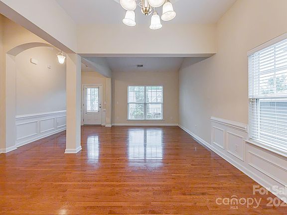 3rd image of 9534 Spurwig Ct