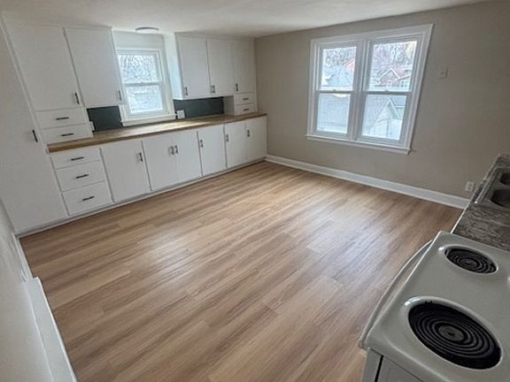 2nd image of 1411 N Appleton St #1/2