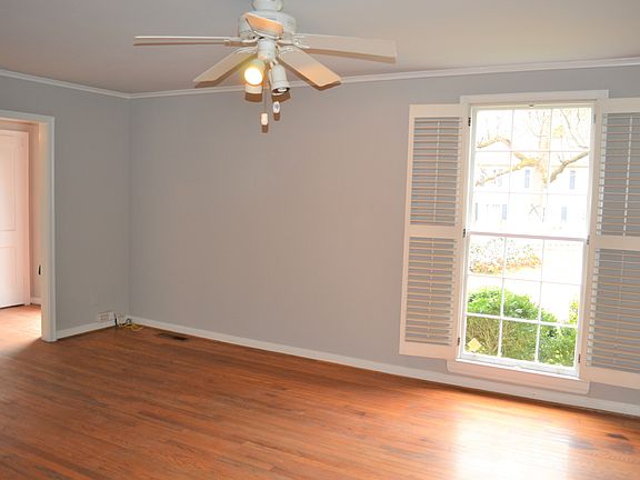 5th image of 388 Collier Rd NW