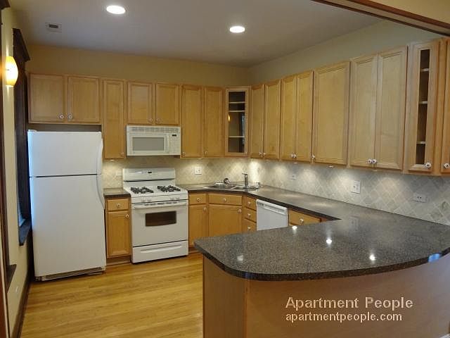 1st image of 2120 W Warner Ave #2W