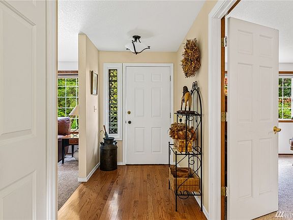 4th image of 10721 Ramona Ct SW