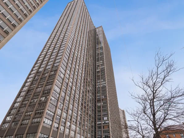 655 W Irving Park Rd APT 3704, Chicago, IL 60613