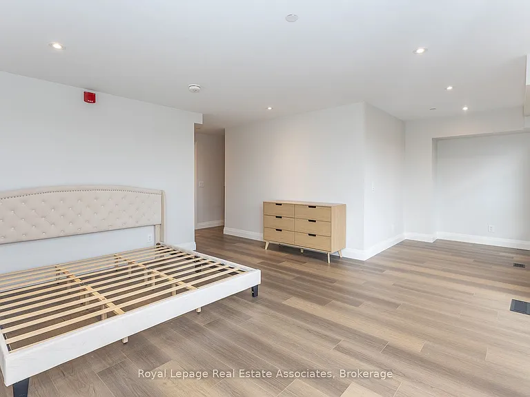 1000 Bathurst St #401 — Photo 24