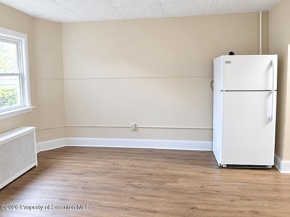 4th image of 1406 N Main Ave Unit 1