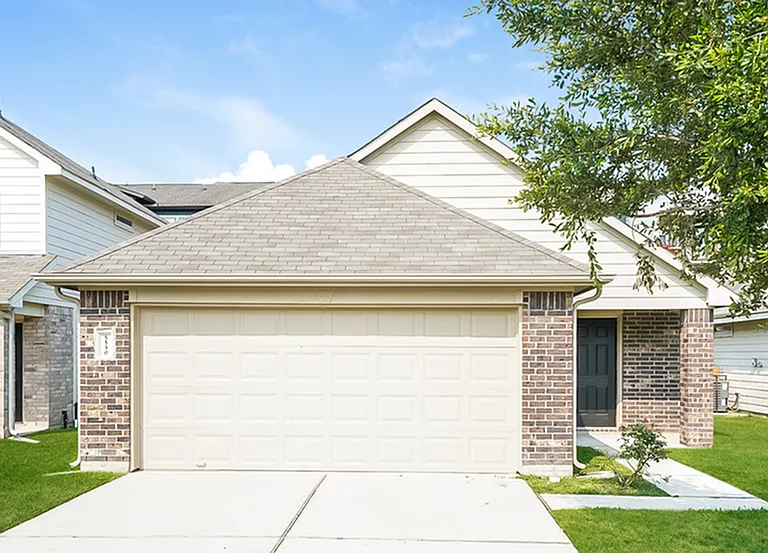 5530 Plantation Forest Dr — Photo 1