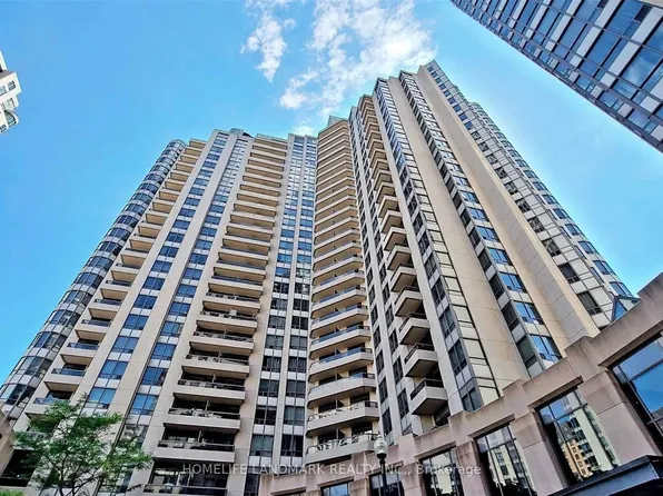 15 Northtown Way, Toronto, ON