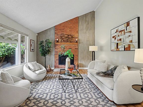 4th image of 15041 SE Fairwood Boulevard