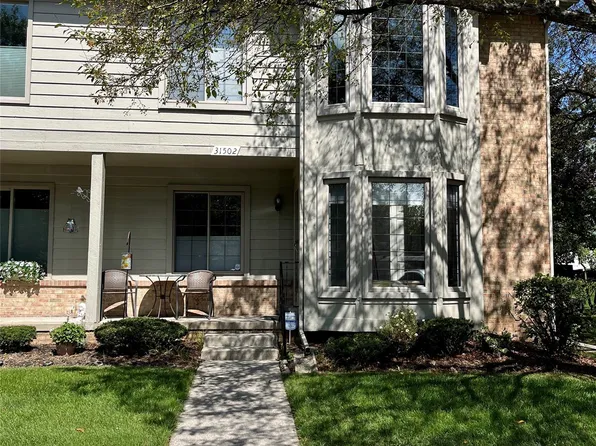 31502 Merriwood Park Dr, Livonia, MI 48152
