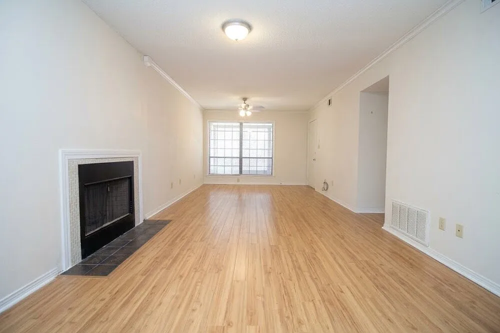 2 bed, 2.0 bath, 1256 sqft, $1,575 — Photo 3