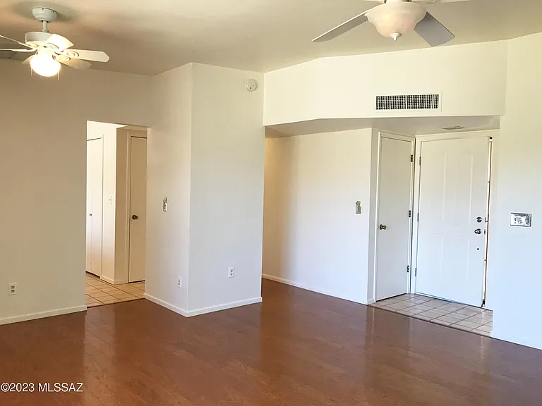 7800 N Nicole Pl — Photo 8