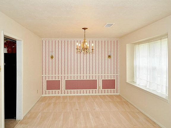 Formal Dining