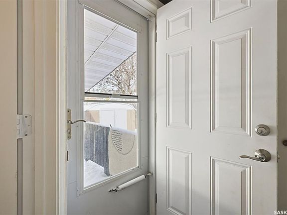 4th image of 335 Avondale ROAD