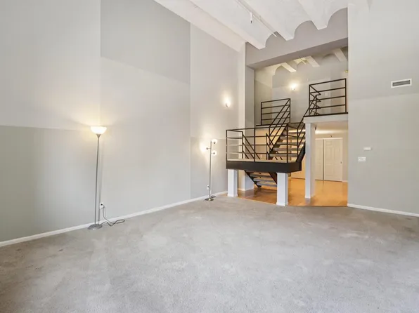 270 E Highland AVENUE #223, Milwaukee, WI 53202