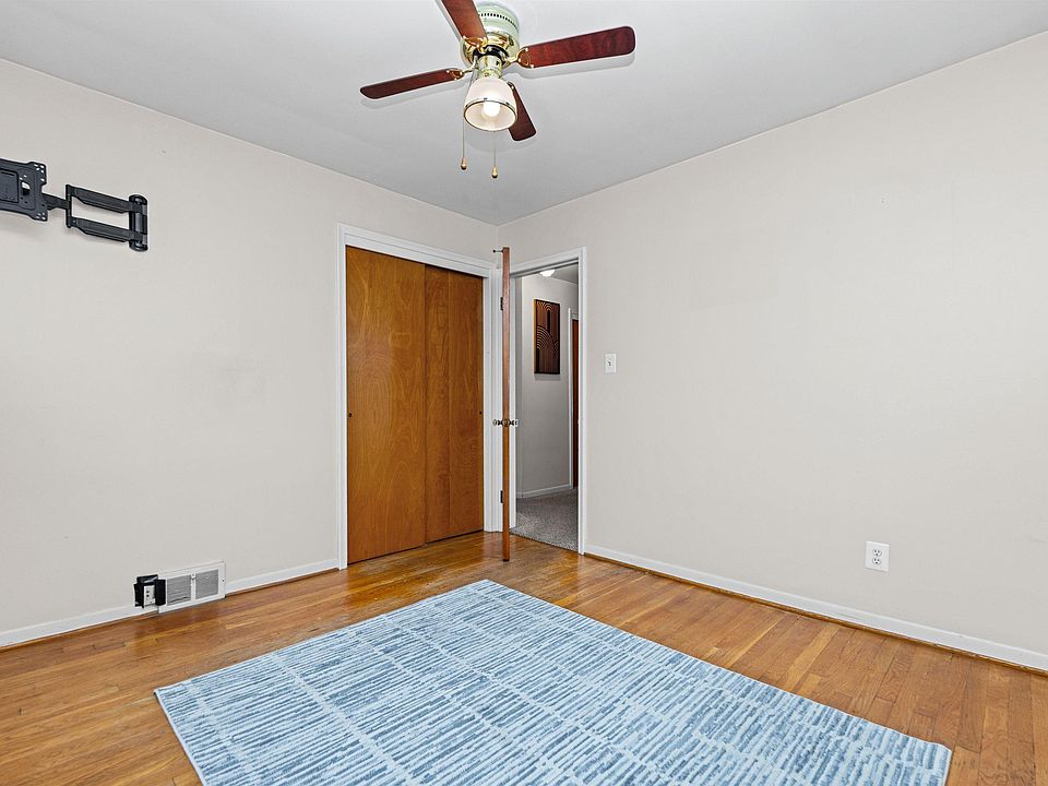 22609 Lake Dr, photo 12