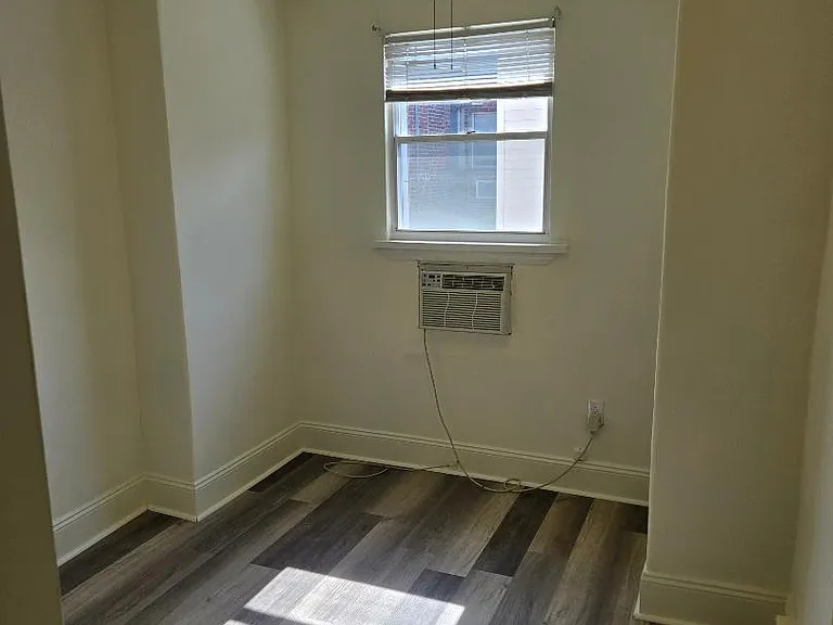 2225 S Chadwick St — Photo 10