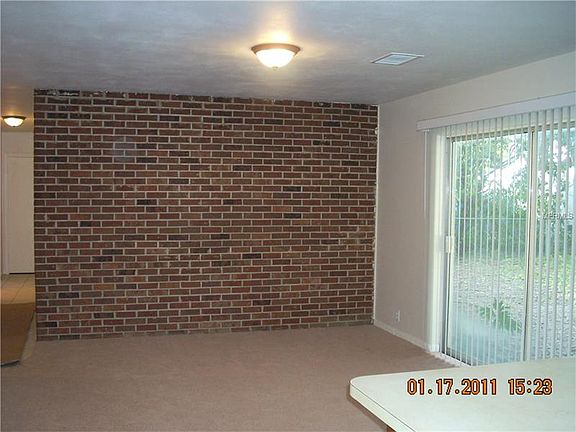 3rd image of 106 E Lumsden Ave