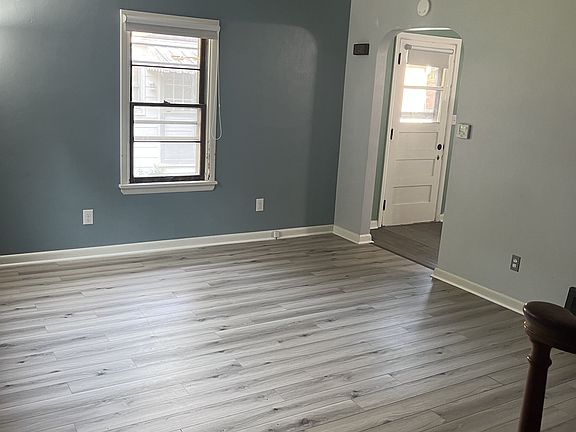 5th image of 843 Wilson Ave