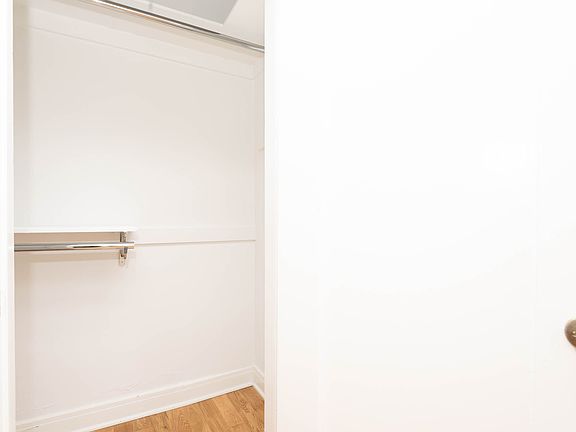 5th image of 526 N Alta Vista Blvd #6