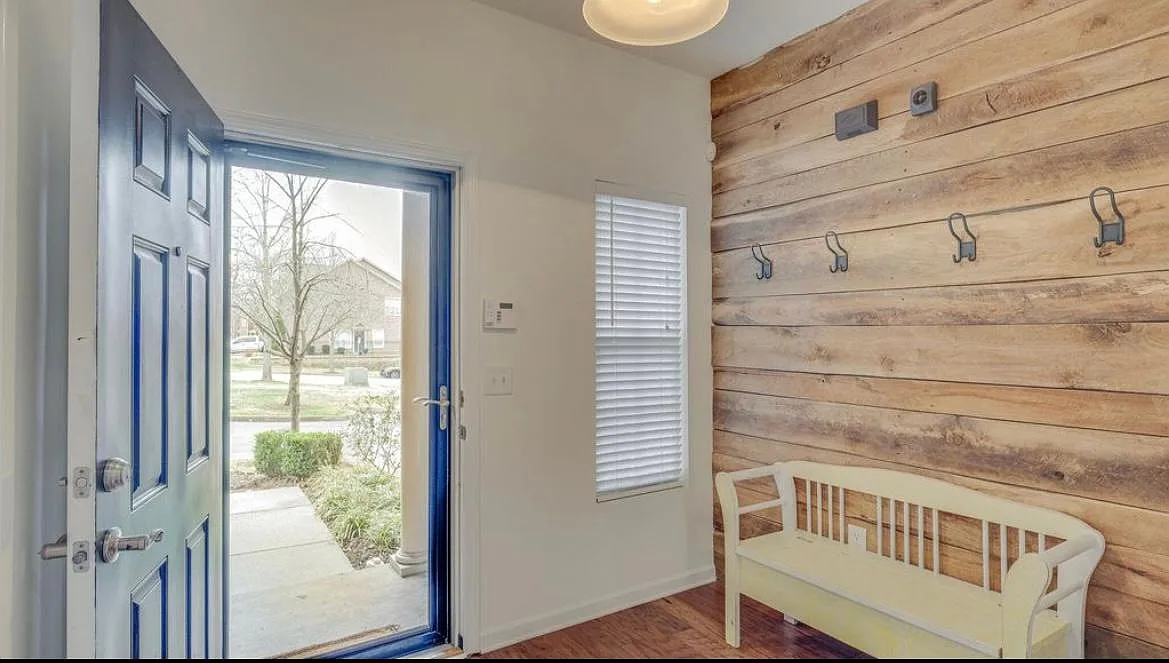 3 bed, 1574 sqft, $2,350 — Photo 3