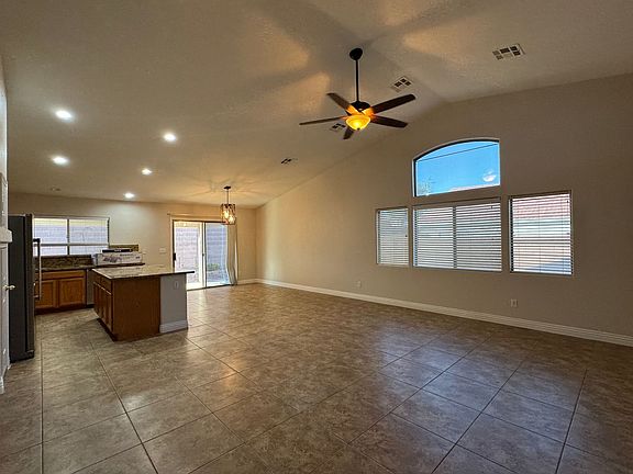 5th image of 516 Country Hill Dr